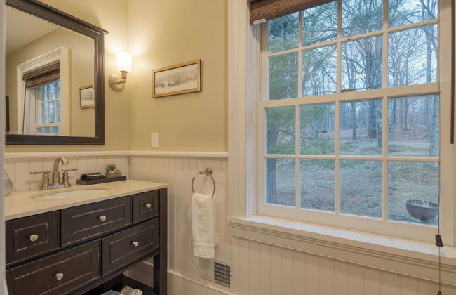 Secluded Estate w/ Guest House, Private Pond, Gym, & Movie Theater Sunny Pond - Foto 23