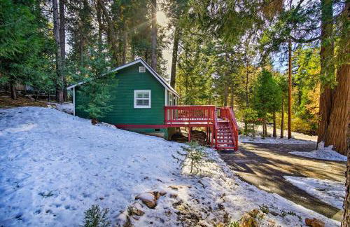 Running Springs Cabin with Deck and Forest Views - Foto 25