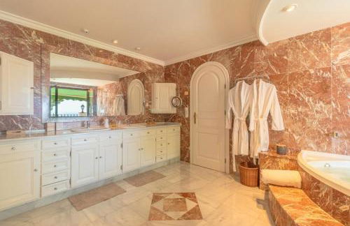 LYX HOMES Villa in Mijas with private heated pool - Photo 27