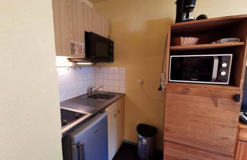 Studio au pied des pistes avec balcon et TV - FR-1-771-8 - Foto 8