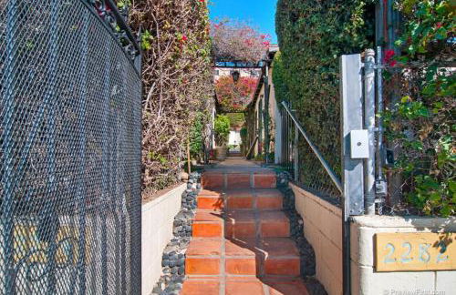 Cute Old Town Cottage near Downtown Beaches - Foto 23