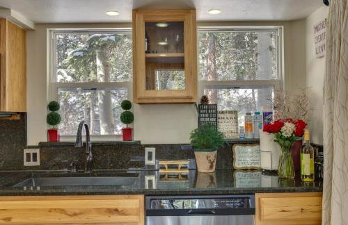 Idaho Springs Cabin with Hot Tub on Half Acre! - Foto 14