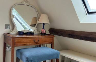 Idyllic secluded hideaway with countryside views on the edge of the Cotswolds - Photo 17