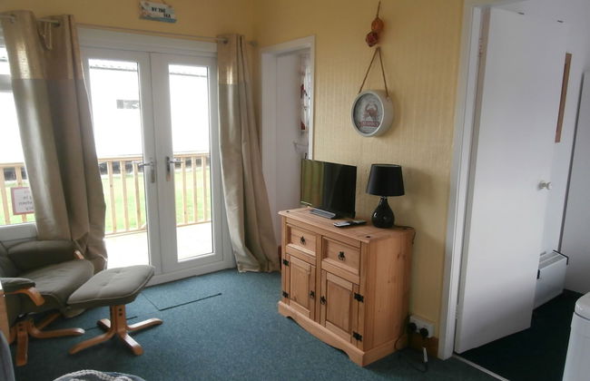 Captivating 2-bed Chalet in Mablethorpe - Photo 9