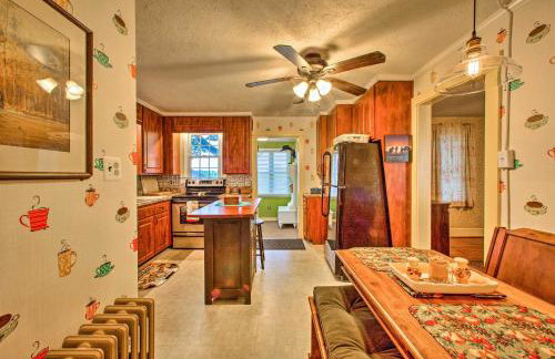 Whimsical Lancaster Home - 4 Mi to Sight and Sound - Foto 9