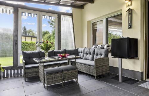 Nelsen mit Ruderboot auf Wassergrundstück - Photo 21