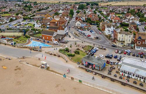 Romantic Cosy Cottage with Beach & Attractions just mins away! Perfect for Couples & Family Stays - Free Parking, Large Garden & Free WiFi - Foto 19