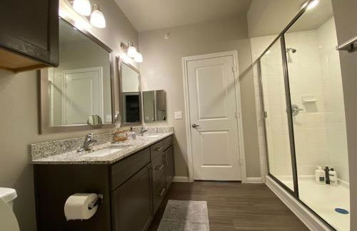 Spring Modern 2 king bed Long-term Condo - Foto 12