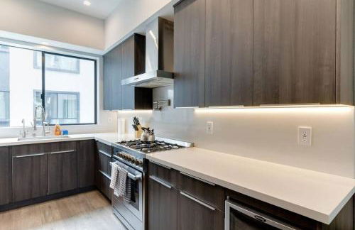 Luxury Modern 4 Bedroom 3 Bathroom Home with Rooftop Deck #2 - Photo 43