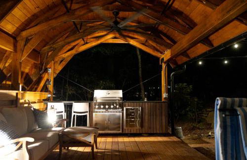 Airstream w Bathtub, River, & Hot Tub - Foto 13