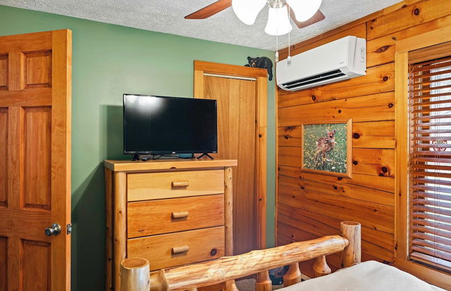 Deer Haven Cabin by Avantstay Waterfront Dock + Firepit - Foto 7