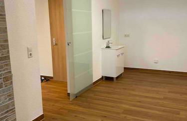 Preiswertes stilvolles Zimmer im privaten Haus mit großem schönem modernem Gemeinschaft Badenzimmer - Foto 18