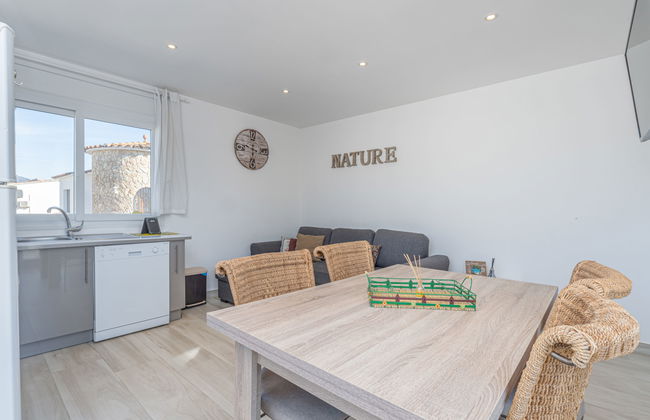 4 bedroom House in Castelló d'Empúries with private pool and garden - Photo 18