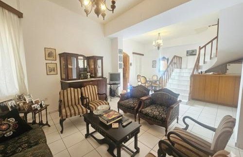 Iselia House - Photo 12