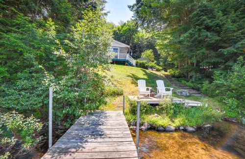 Breathtaking Newbury Cottage with Deck on Chalk Pond - Foto 23