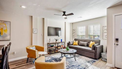 Winter Retreat 3b 3ba Huge backyard Mins from Downtown - Foto 1