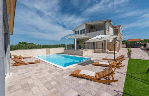 Villa SALT bazen,jacuzzy - Foto 24