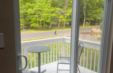 Poconos Modern Chalet I Hot Tub I Home Theater I Fenced Yard I Pet Friendly - Foto 36