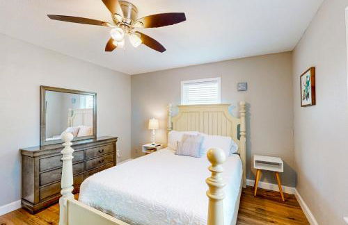 Out of the Blue - Photo 15