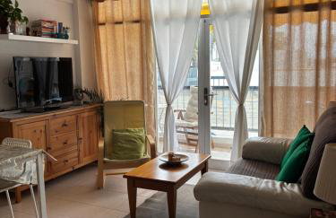 Apartamento con piscina y parking en Playa de las Américas - Foto 1