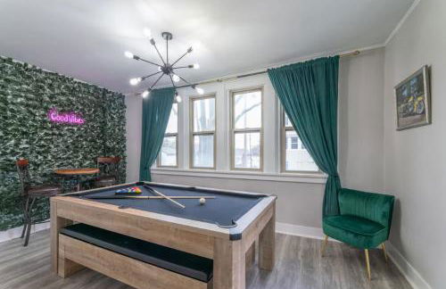 Pool Table, Arcade, Darts, 3 Car Garage, Sleeps 20 - Photo 18