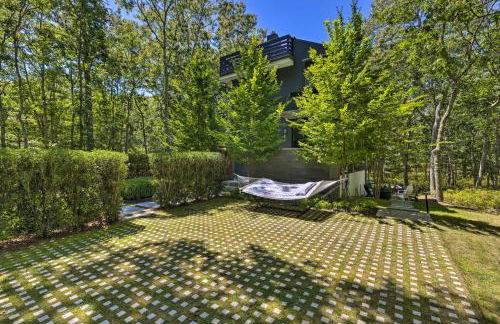 Unique Southampton Getaway with Rooftop Deck! - Foto 12