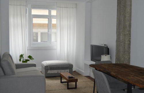 Washington Host - Foto 1