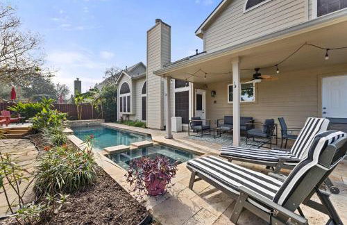 Gorgeous 6BR 3 5 Bth Home with Pool and Game Room - Photo 46