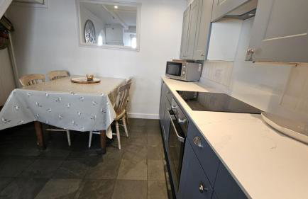 Beach Hill Cottage - Photo 11