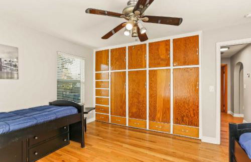 Spacious Family Home with Garage Game Room and Office! - Photo 27