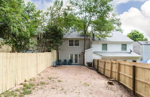 Modern + Cozy Townhome - minutes to Avalon w/king - Foto 12