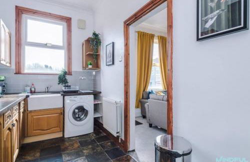 5BR House, Sleeps 10 guests - Free Parking - Business & Contractor Stays - Foto 41