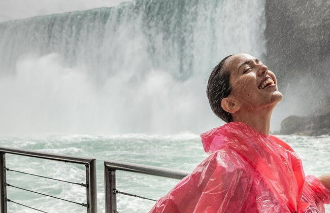 Niagara Falls Walking Tour with Boat Cruise – Eco-Friendly Small Group Experience - Canadian side - Photo 6