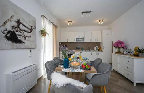 Villa Anita - Five Bedroom Villa with Swimming pool - Photo 10