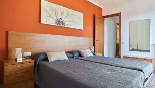 Manresa Apartamentos Turísticos - Photo 2