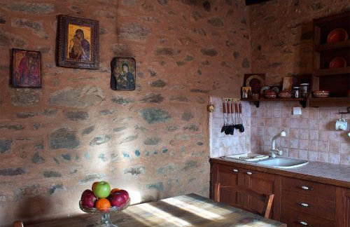 Lithia s Stonehouse. Το πέτρινο στη Λιθιά - Καστοριά - Foto 21