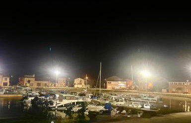SUPERBE maison, rénovée port de Carro -terrasse,calme & lumière - Foto 23