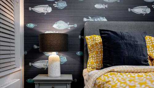 Luxury Apartment Next to the Beach New 2 Bedroom - Great Location - Fast WiFi - Smart TV - sleeps up to 4! Close to Purbeck, Corfe Castle, Sandbanks, Poole & Bournemouth - Foto 4