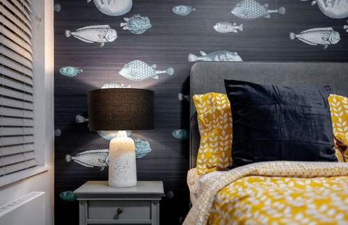 Luxury Apartment Next to the Beach New 2 Bedroom - Great Location - Fast WiFi - Smart TV - sleeps up to 4! Close to Purbeck, Corfe Castle, Sandbanks, Poole & Bournemouth - Foto 4