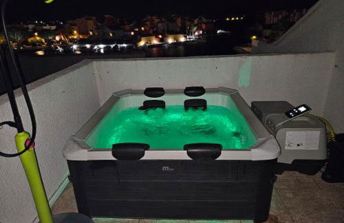 Nautica bulles jacuzzi privatif vue lac marin - Foto 9