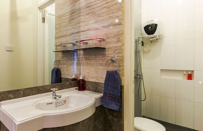 Dhanesvara Holistic Villa - Foto 10