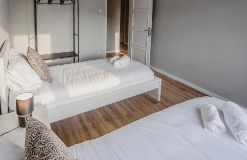 3BR Flat by Casa da Música, Central, Sleeps 6, 2D - Foto 18