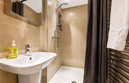 2BR Stylish Apartment in Euston and near Camden with Private Roof Terrace - Foto 17
