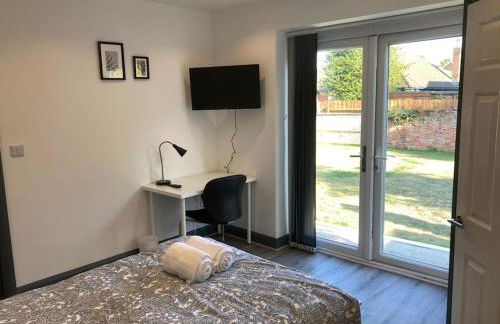 Newly refurbished studio, great location 8 studios - Photo 61