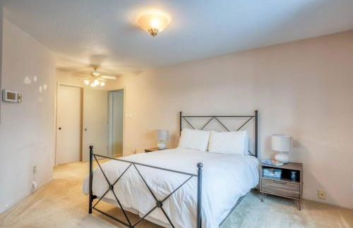 Lakefront Estate w Private Beach on Flathead Lake - Foto 45