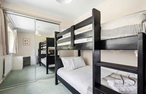 Spacious 6BR Villa in 32 Le More Birmingham with 7 Beds and Free Onsite Parking - Foto 44