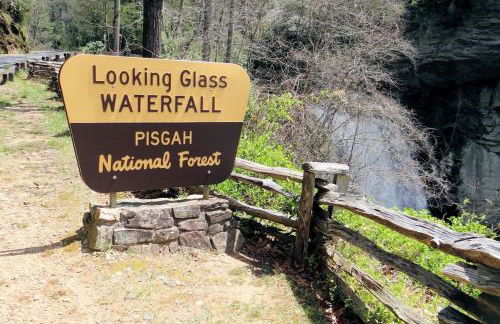 Walkable Downtown 5BR - Hot Tub and Resort Access - Foto 31