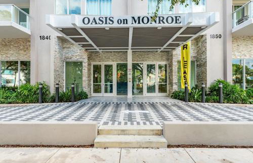 Resort-Style 1 Bed Condo with Pool Parking Rooftop & Gym - Foto 6