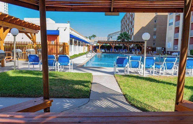 Luxe 1 Bedroom House with Pool - Gulfview II unit 410 - Photo 97