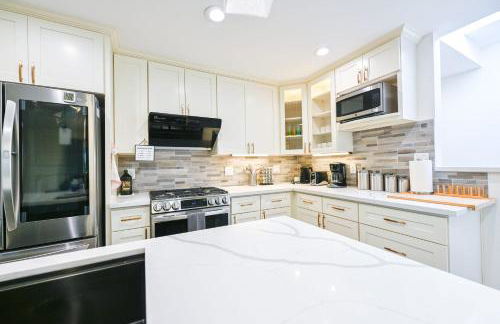 @ Marbella Lane - Exquisite Home 3BR - Photo 3